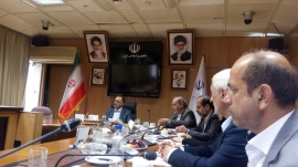 ملاقات اعضاء هیئت مدیره کانون جهانگردی و اتومبیل رانی وجمعیت طرفداران ایمنی راهها با وزیر آموزش و پرورش