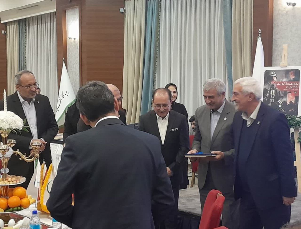 photo_2024-01-22_19-52-43 مشارکت بیمه کارآفرین و جمعیت طرفداران ایمنی راهها درجهت کاهش سوانح رانندگی photo_2024-01-22_19-52-43 مشارکت بیمه کارآفرین و جمعیت طرفداران ایمنی راهها درجهت کاهش سوانح رانندگی