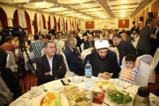 22-1236-180-150-100 تقدیر از سرباز فداکار در ضیافت افطاری سال 1397 | جمعیت طرفداران ایمنی راهها