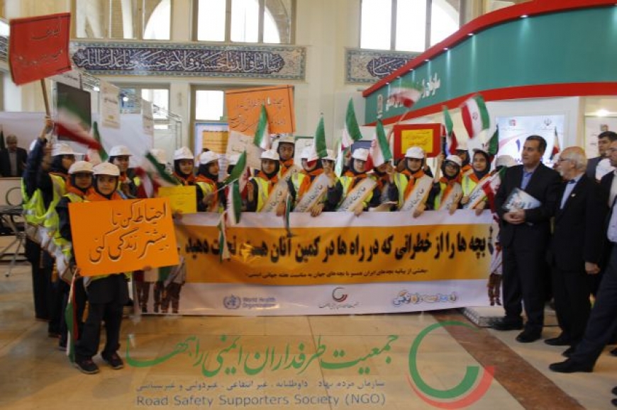 خوشامدگویی کودکان به آخوندی از جنس ایمنی